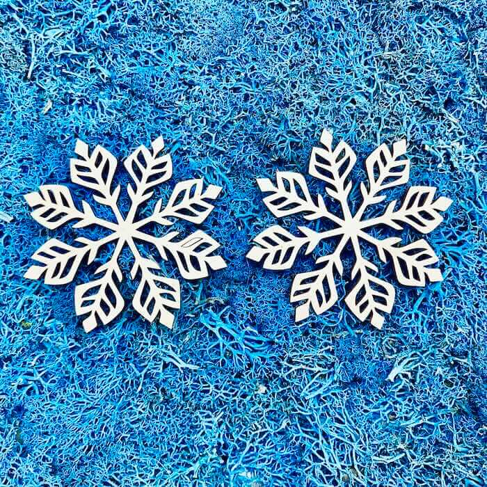 Boże Narodzenie 79 - Śnieżynki 2 szt. (L) + grafiki na odwrocie etykiety