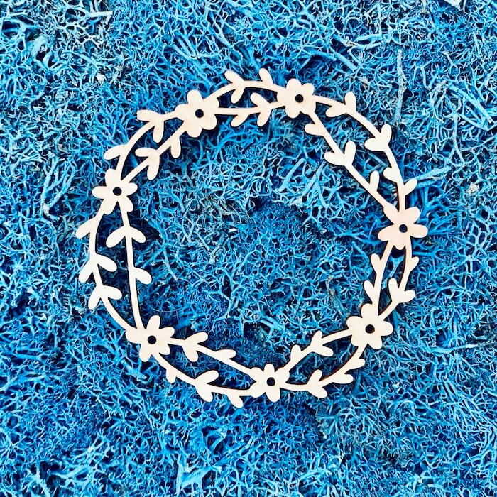 Tekturka: Wianek 17 - Z kwiatkami 1 szt. + grafiki na odwrocie etykiety