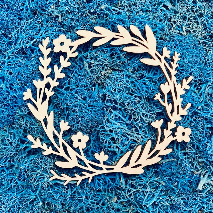 Tekturka: Wianek 18 - Z kwiatkami, listkami, gałązkami 1 szt. + grafiki na odwrocie etykiety